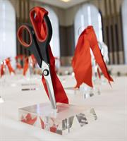 Τη συλλογή του από ψαλίδια επιδεικνύει ο Ερντογάν 